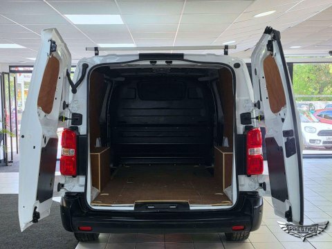 Vauxhall Vivaro 1.5 Vivaro 2900 Dynamic Ss White #76