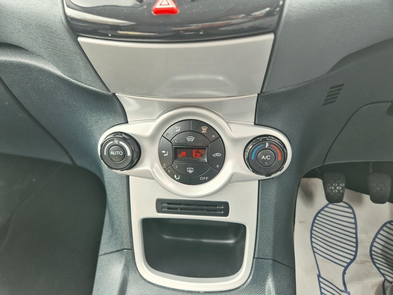 Ford Fiesta 1.4 Edge Silver #20