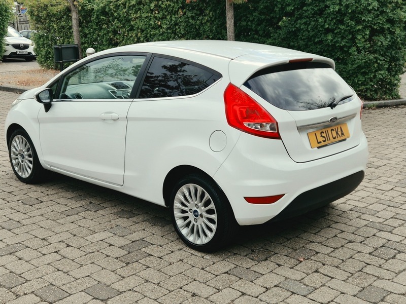 Ford Fiesta 1.4 Edge Silver #4