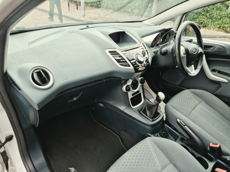 Ford Fiesta 1.4 Edge Silver #16