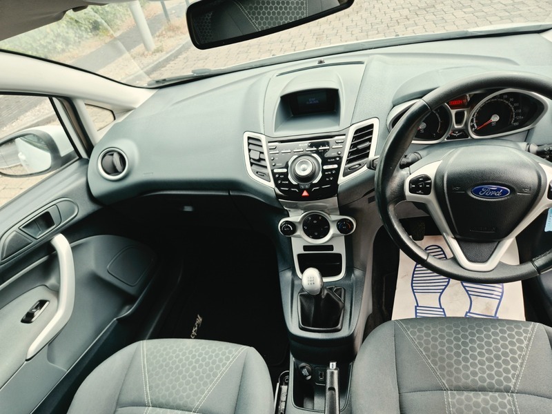 Ford Fiesta 1.4 Edge Silver #11