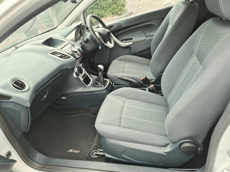 Ford Fiesta 1.4 Edge Silver #14
