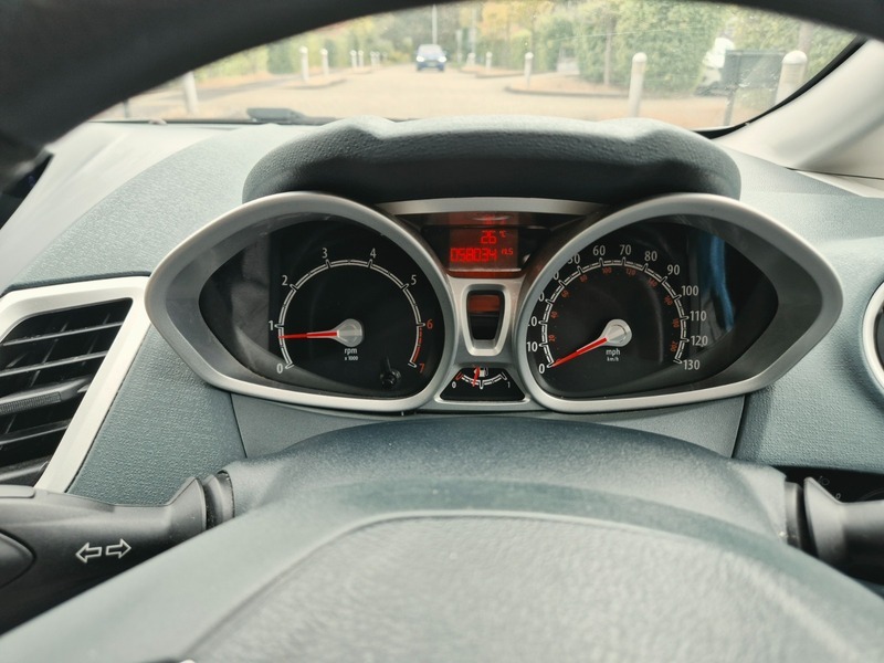 Ford Fiesta 1.4 Edge Silver #21