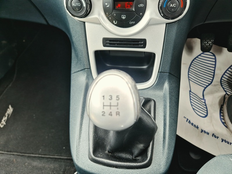 Ford Fiesta 1.4 Edge Silver #22