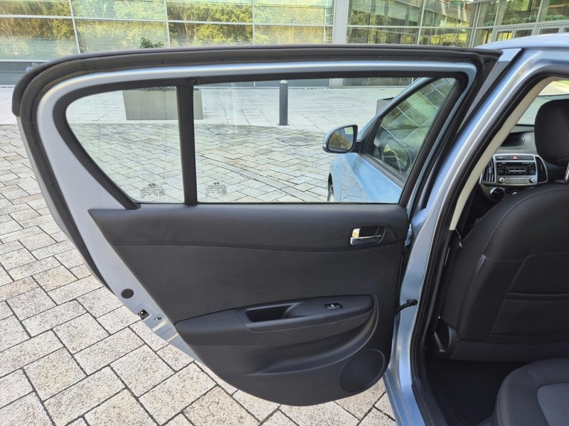 Hyundai I20 Hatchback 1.2 Active Euro 5 201313 Black #23