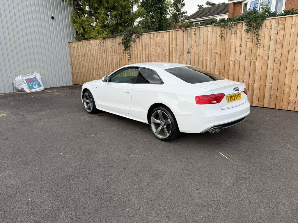 Audi A5 2.0 Tdi Black Edition White #3