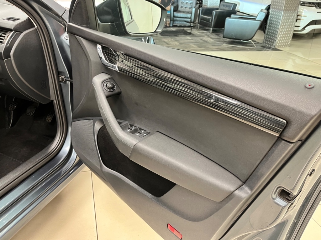 Skoda Octavia Grey #18