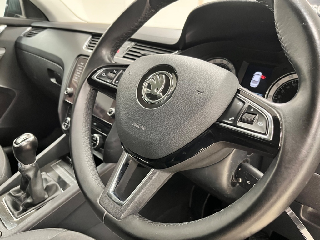 Skoda Octavia 2.0 Tdi Cr Se L Grey #4