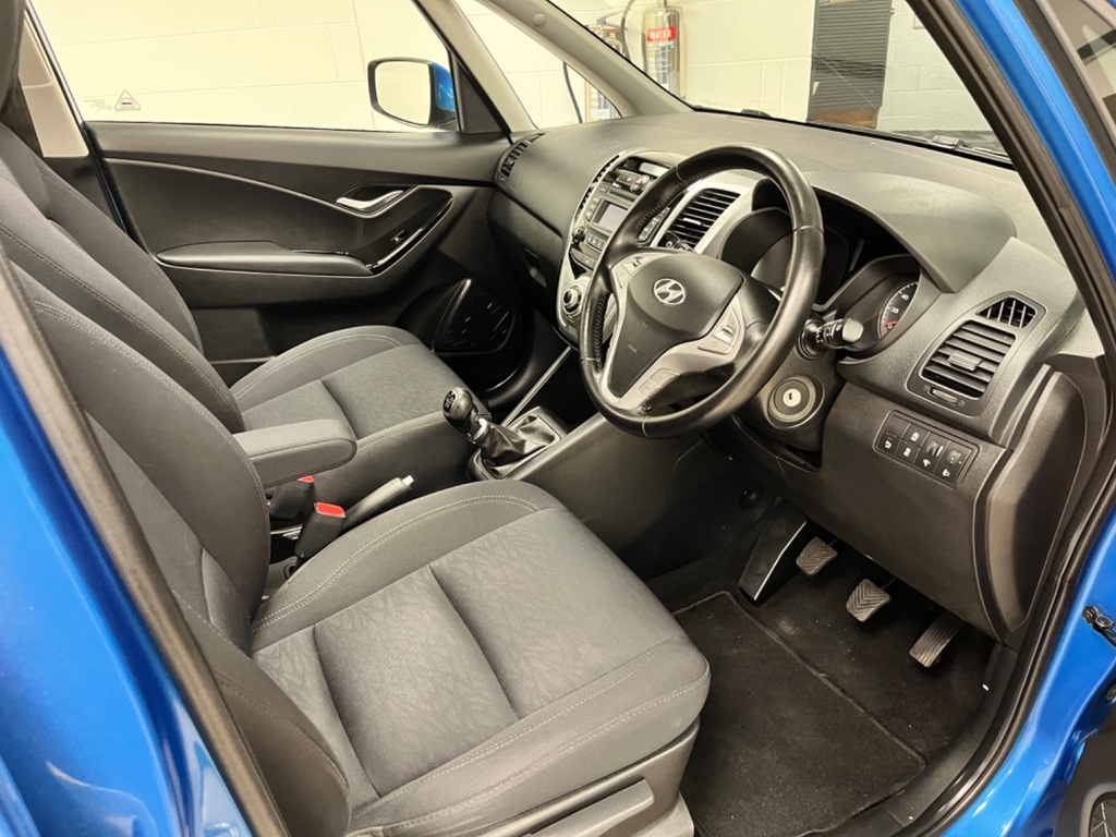 Hyundai Ix20 1.4 Blue Drive Premium Opening Sunroof Blue #2