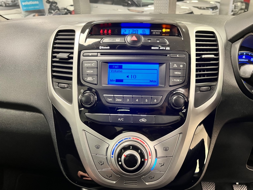 Hyundai Ix20 1.6 Active 123 Bhp Grey #20