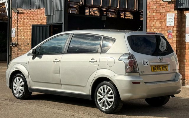 Toyota Corolla Verso 1.8 Vvt-i T2 Silver #5