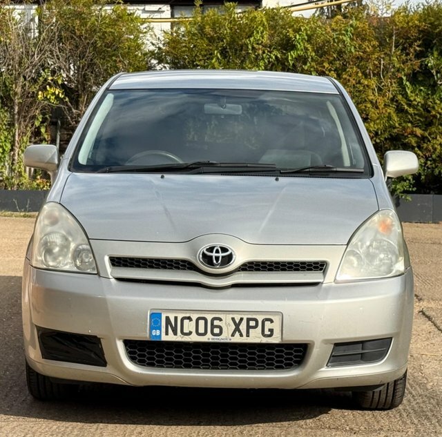 Toyota Corolla Verso 1.8 Vvt-i T2 Silver #2