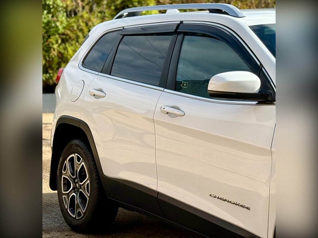 Jeep Cherokee Black #24