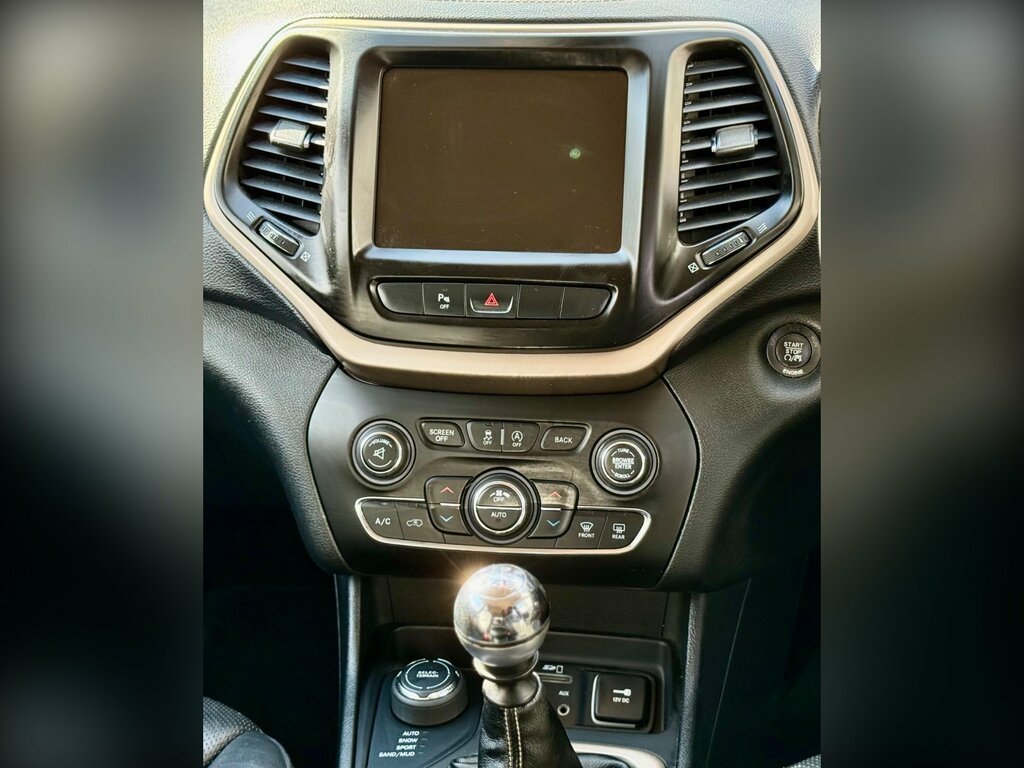 Jeep Cherokee Black #20