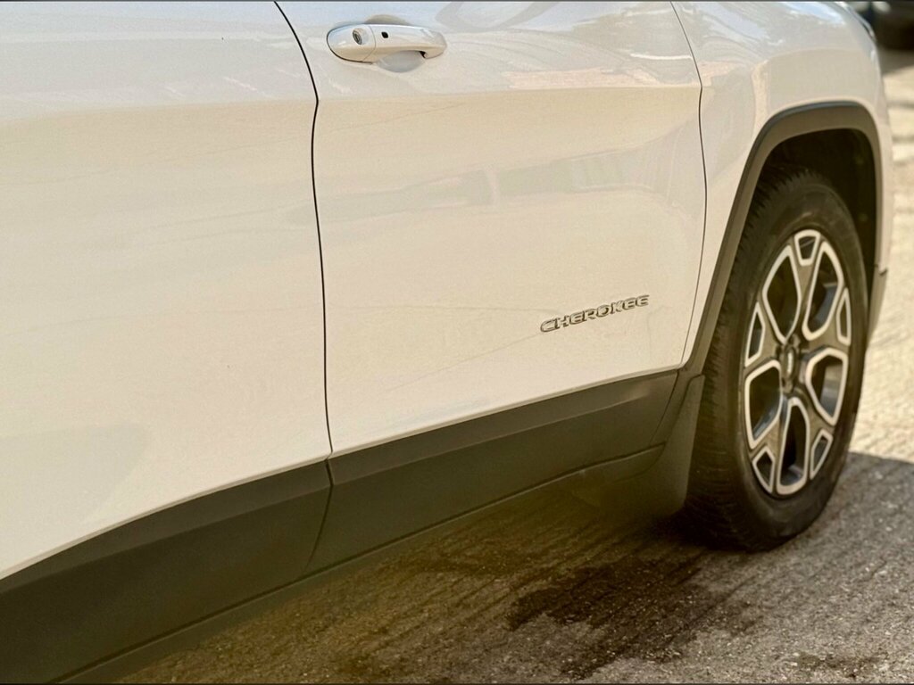 Jeep Cherokee Black #33