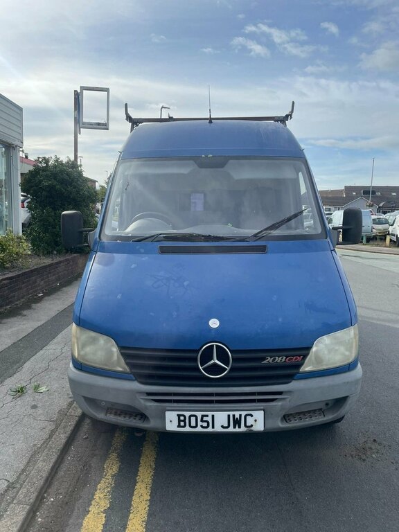 Mercedes-Benz Sprinter 2.2L 208 Blue #4