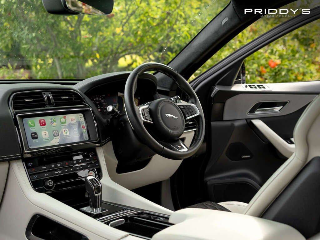 Jaguar F-Pace 2.0 Portfolio Awd Red #15