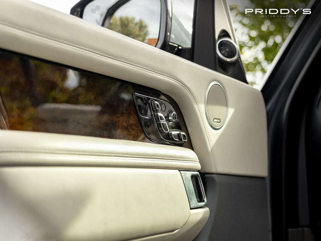 Land Rover Range Rover Range Rover Vogue P400e Silver #45