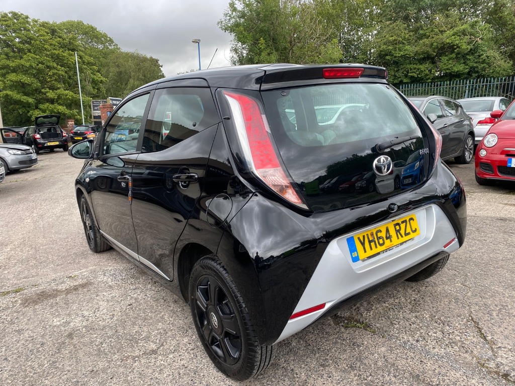 Toyota Aygo 1.0 Vvt-i X-clusiv Black #6