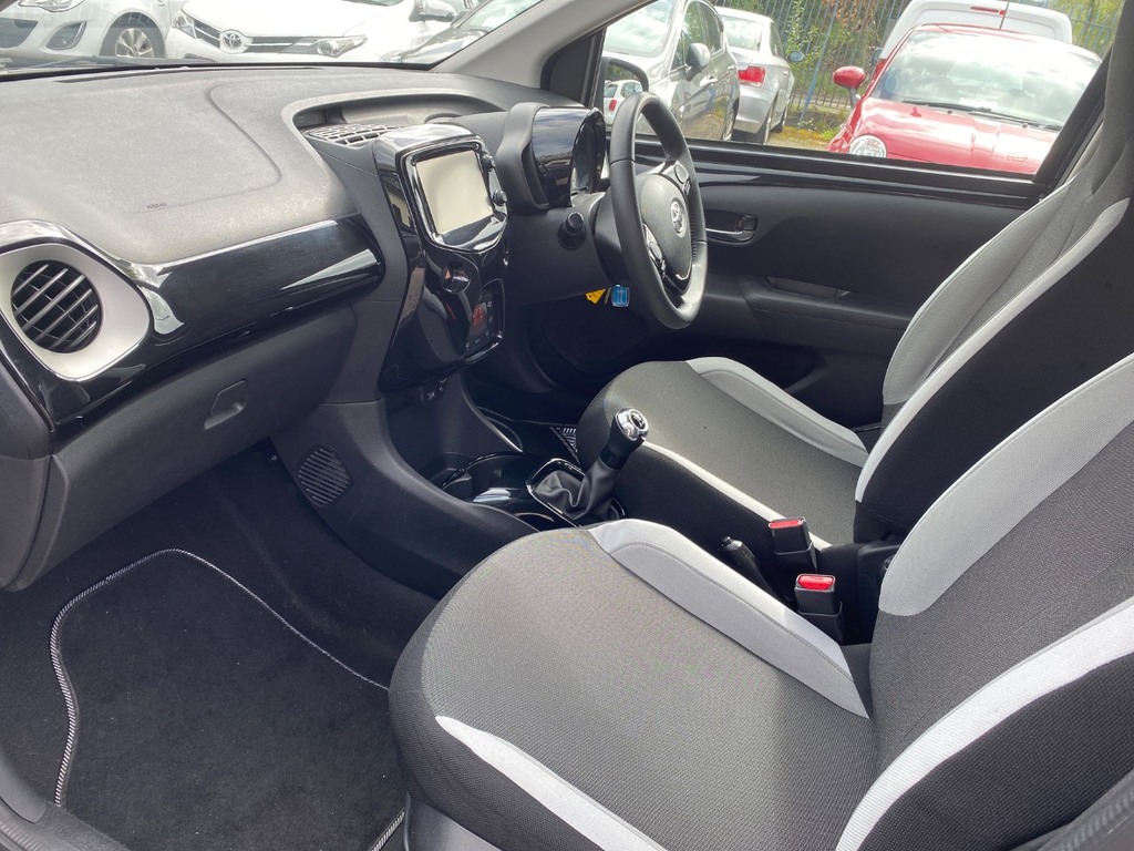 Toyota Aygo 1.0 Vvt-i X-clusiv Black #5