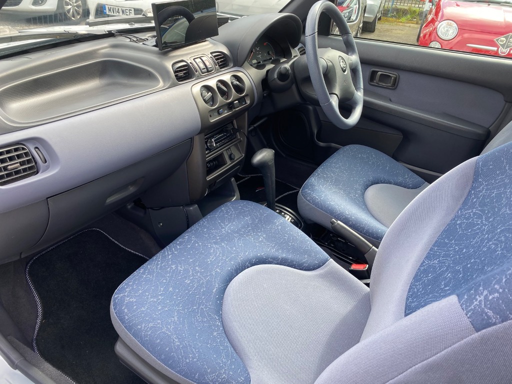 Nissan Micra 1.4 Twister Silver #6