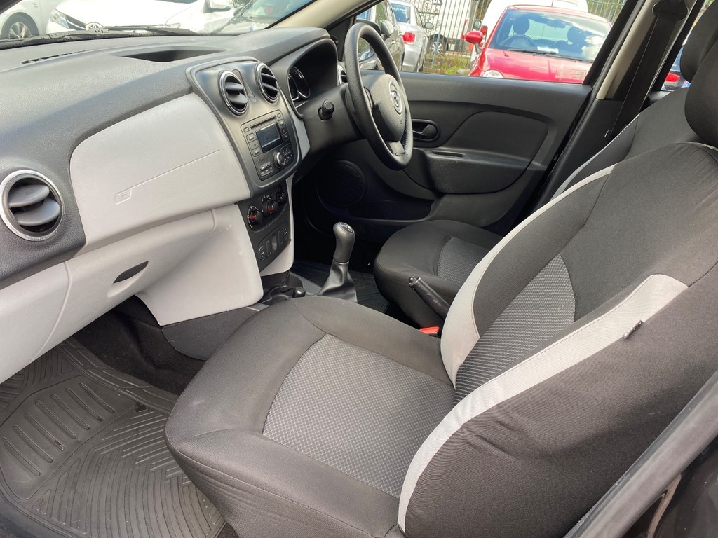 Dacia Sandero 1.2 16V Ambiance Black #6