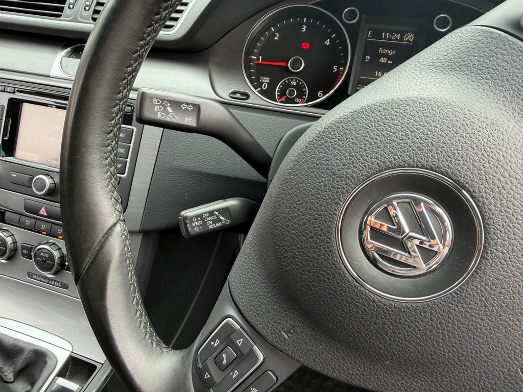 Volkswagen Passat Highline Tsi Bluemotion Technology Dsg U101407 Black #19