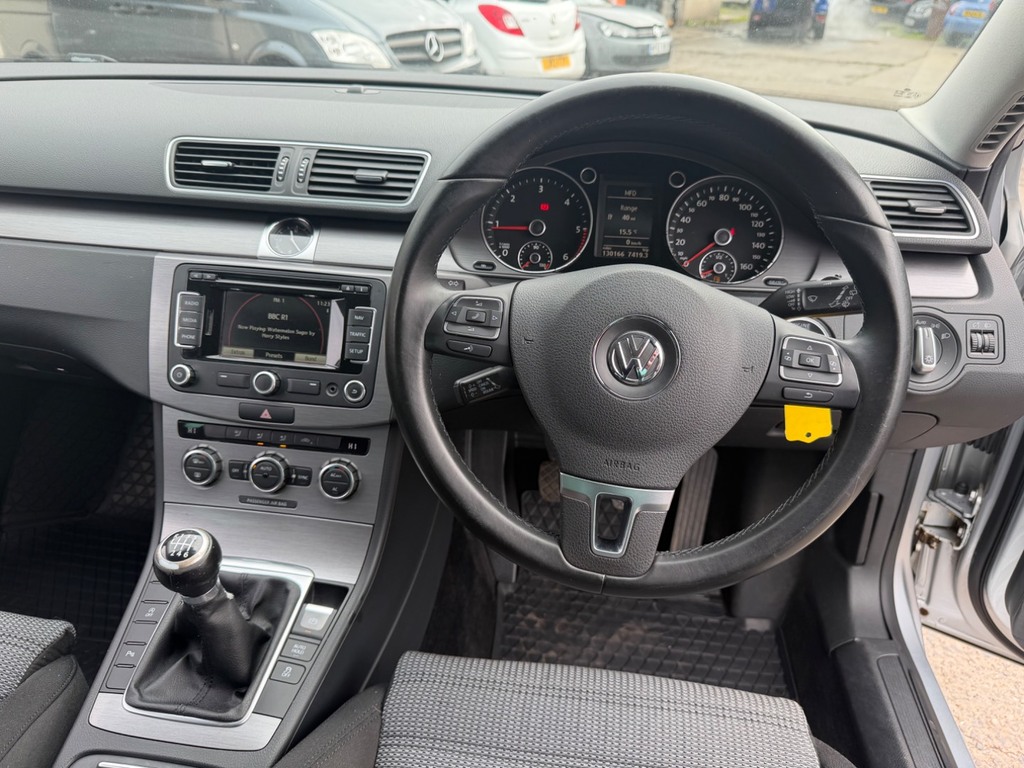Volkswagen Passat Highline Tsi Bluemotion Technology Dsg U101407 Black #24