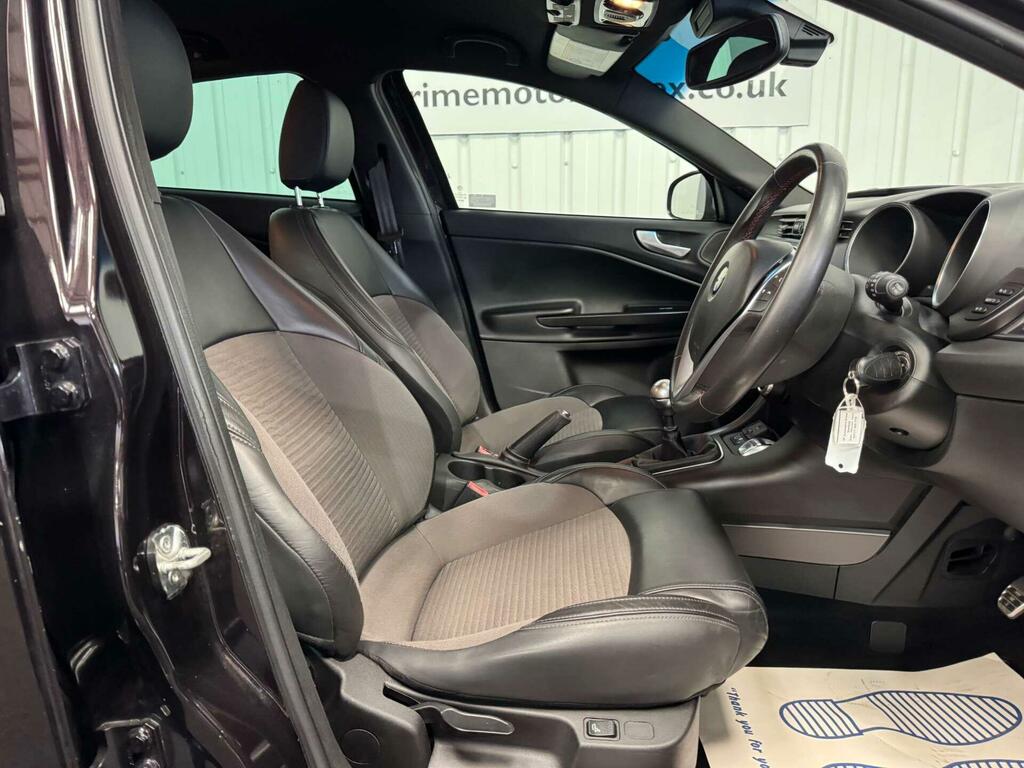 Alfa Romeo Giulietta Hatchback Grey #47