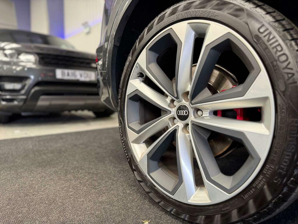 Audi Q5 Sport  #24