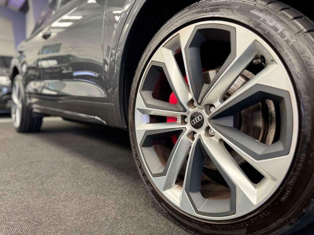 Audi Q5 Sport  #26
