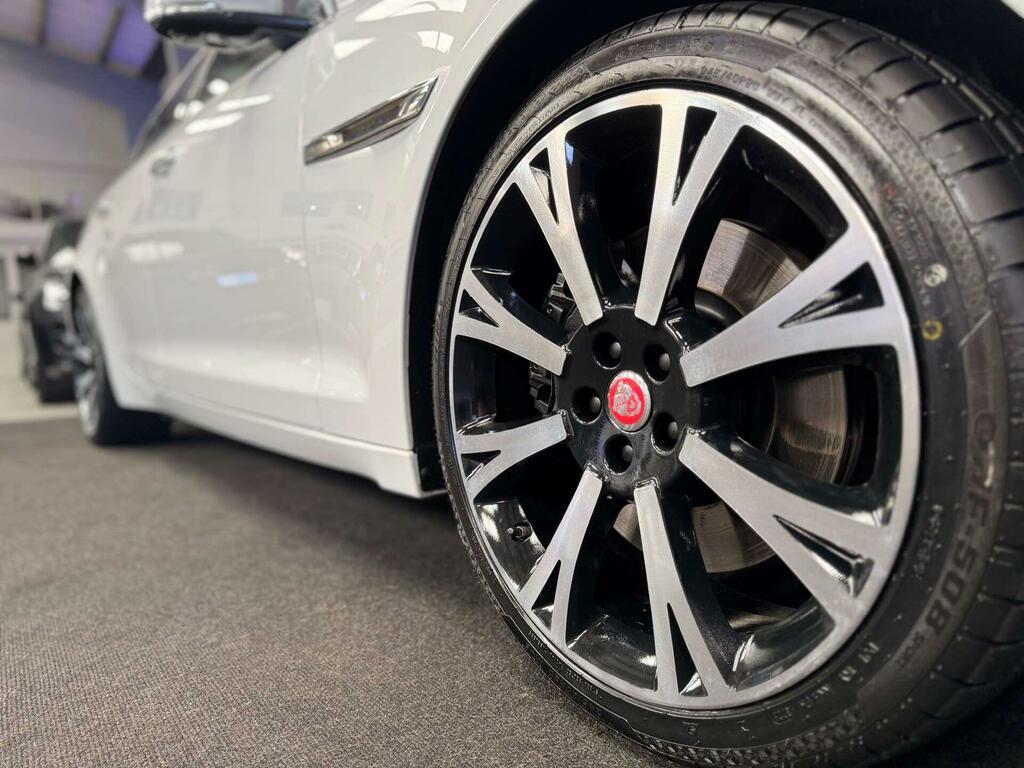 Jaguar XJ Saloon Blue #25