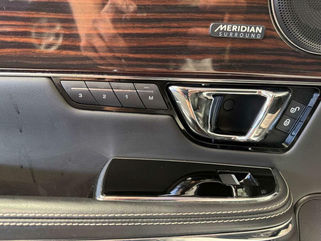 Jaguar XJ Saloon Blue #34