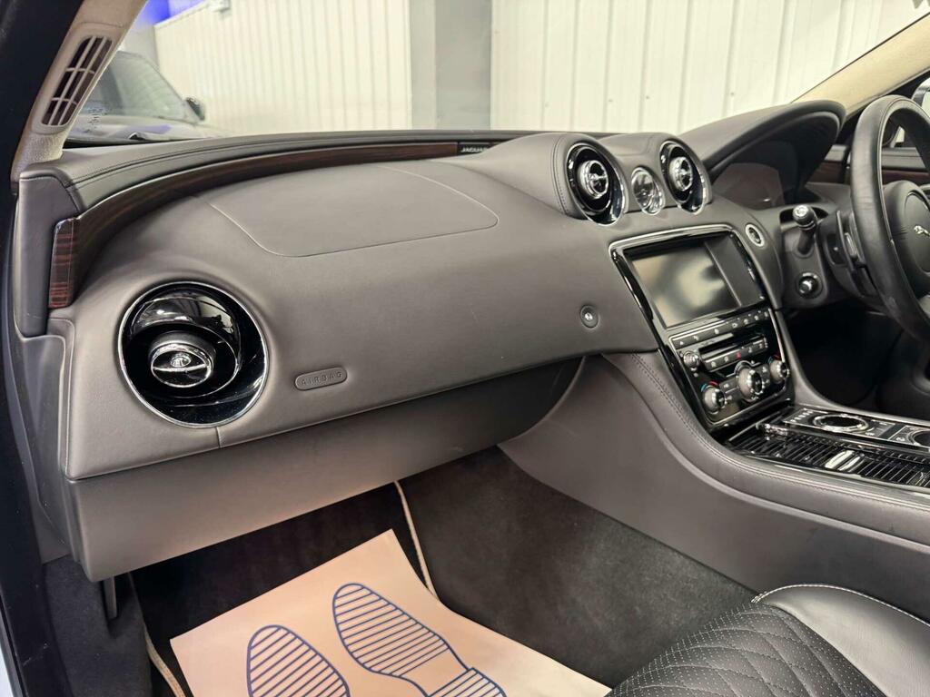 Jaguar XJ Saloon Blue #31
