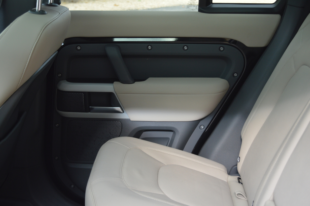 Land Rover Defender 110 X-dynamic S Black #22