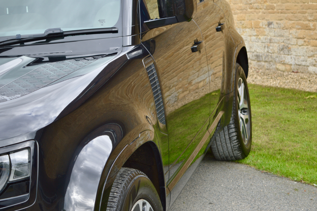 Land Rover Defender 110 X-dynamic S Black #74