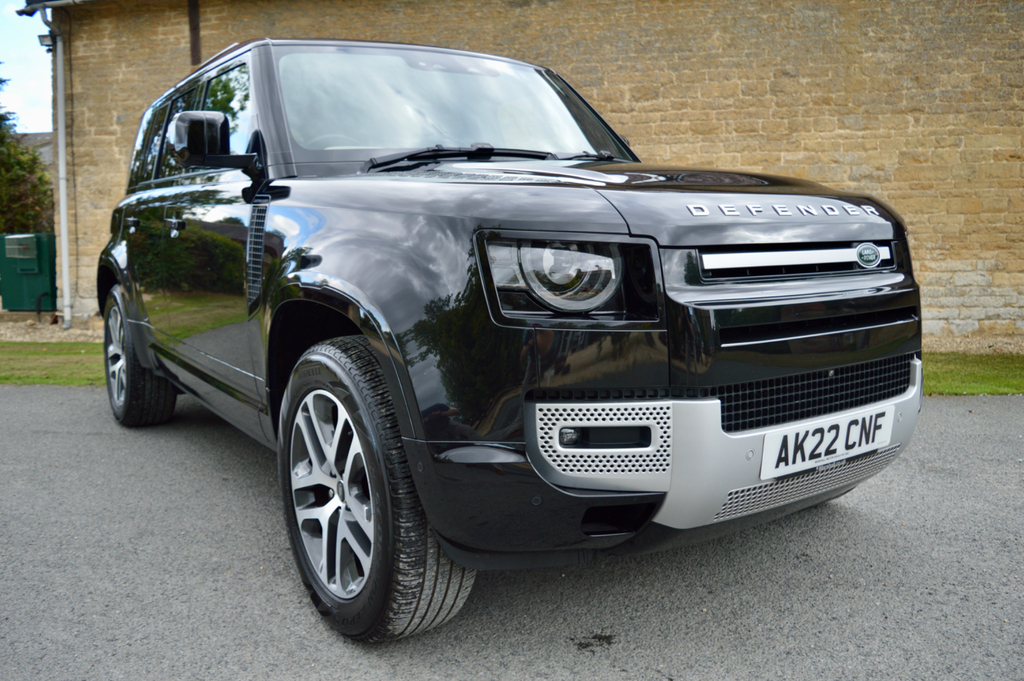 Land Rover Defender 110 X-dynamic S Black #5