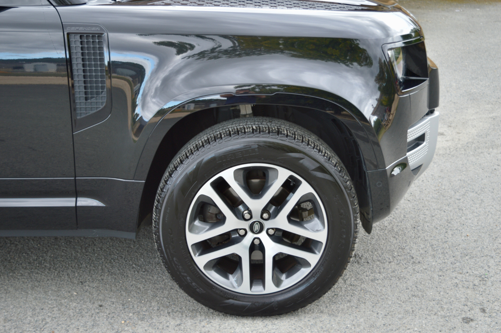 Land Rover Defender 110 X-dynamic S Black #49