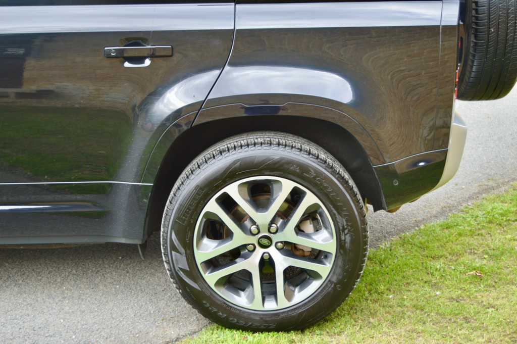 Land Rover Defender 110 X-dynamic S Black #45