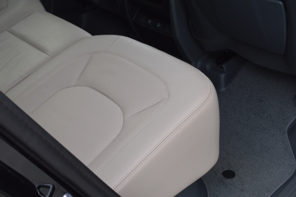 Land Rover Defender 110 X-dynamic S Black #63