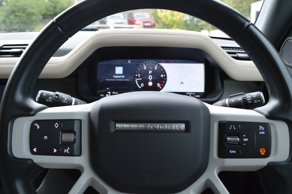 Land Rover Defender 110 X-dynamic S Black #59