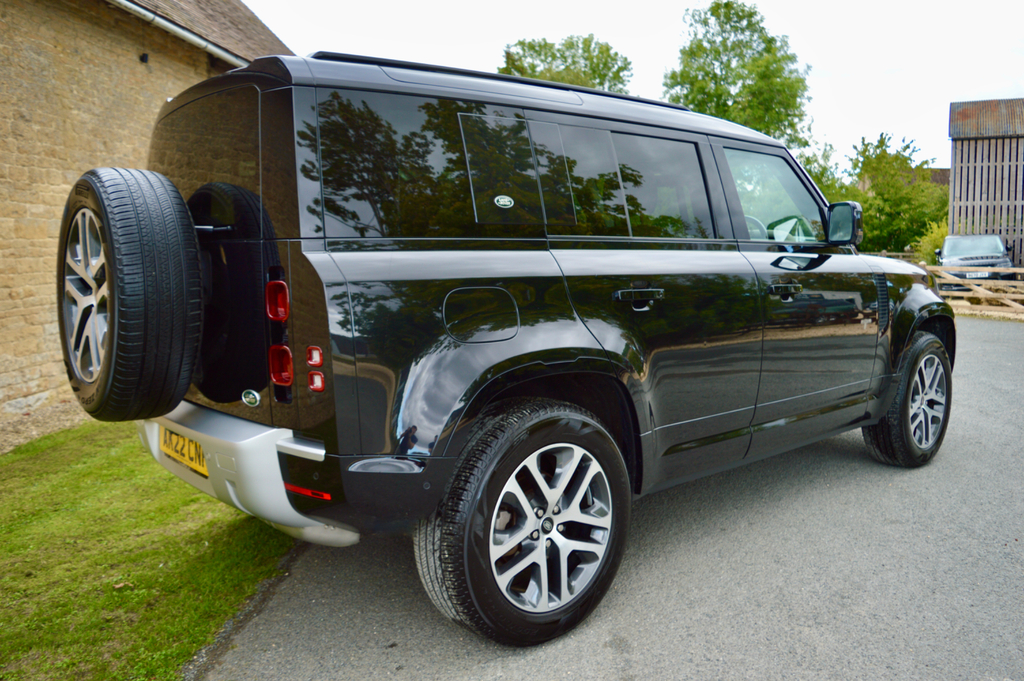 Land Rover Defender 110 X-dynamic S Black #14