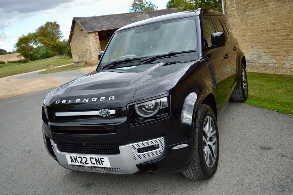 Land Rover Defender 110 X-dynamic S Black #2