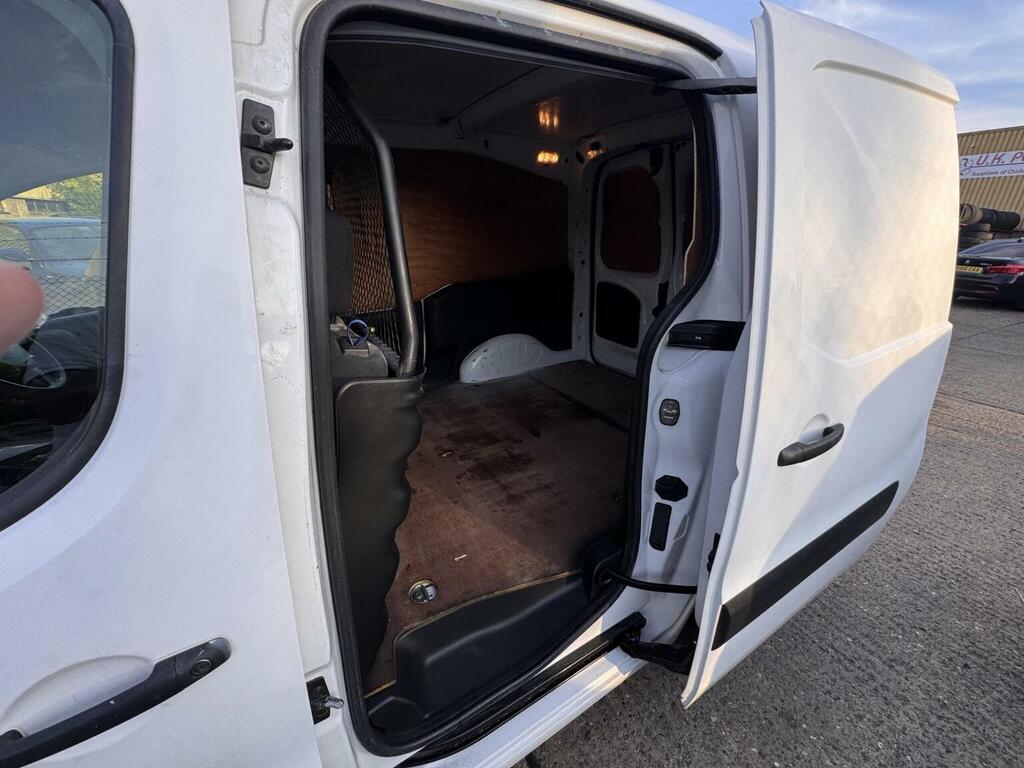 Peugeot Partner Combi Van 1.6 Bluehdi 744 S 2017 White #13
