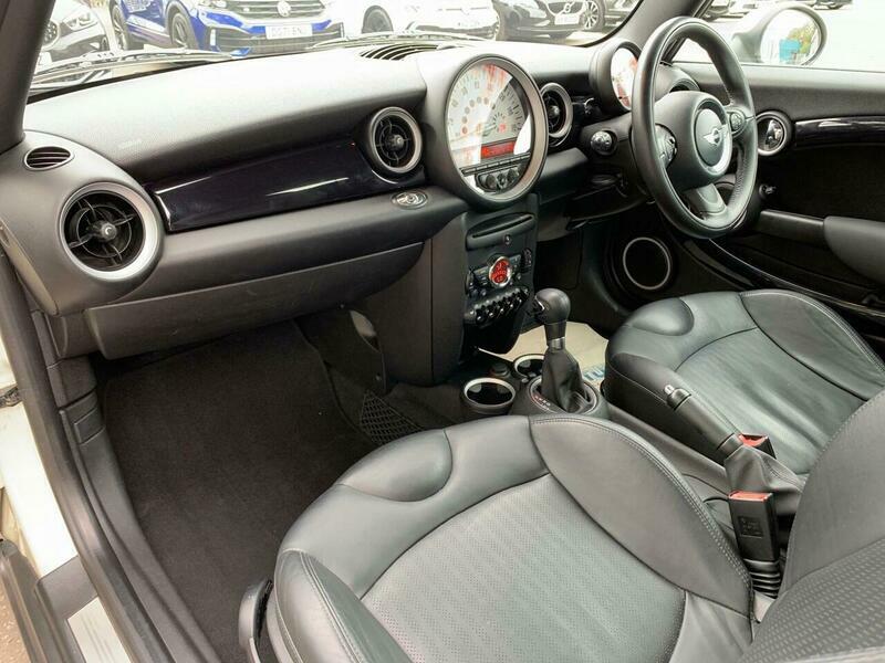 Mini Convertible Convertible 1.6 Cooper Steptronic Euro 5 2011 Black #48
