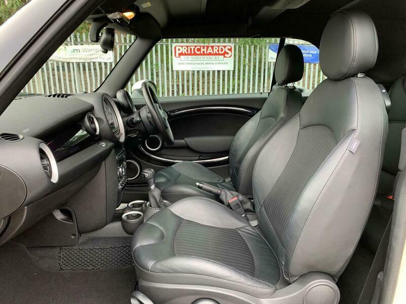 Mini Convertible Convertible 1.6 Cooper Steptronic Euro 5 2011 Black #44