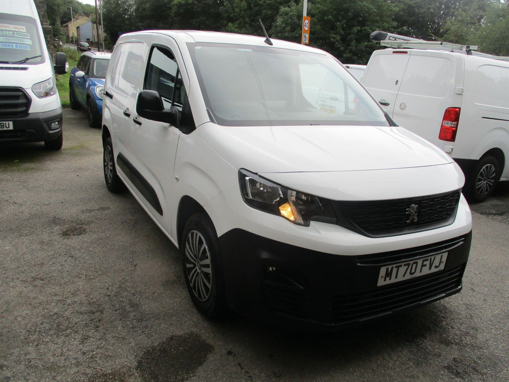 Peugeot Partner 1000 1.2 Puretech 110 Professional Van White #1