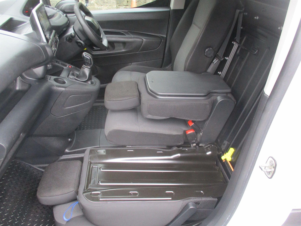 Peugeot Partner 1000 1.2 Puretech 110 Professional Van White #6