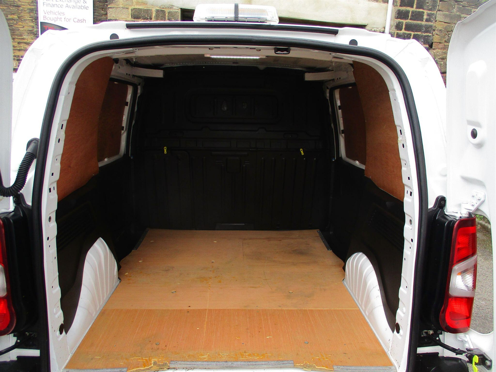 Peugeot Partner 1000 1.2 Puretech 110 Professional Van White #3