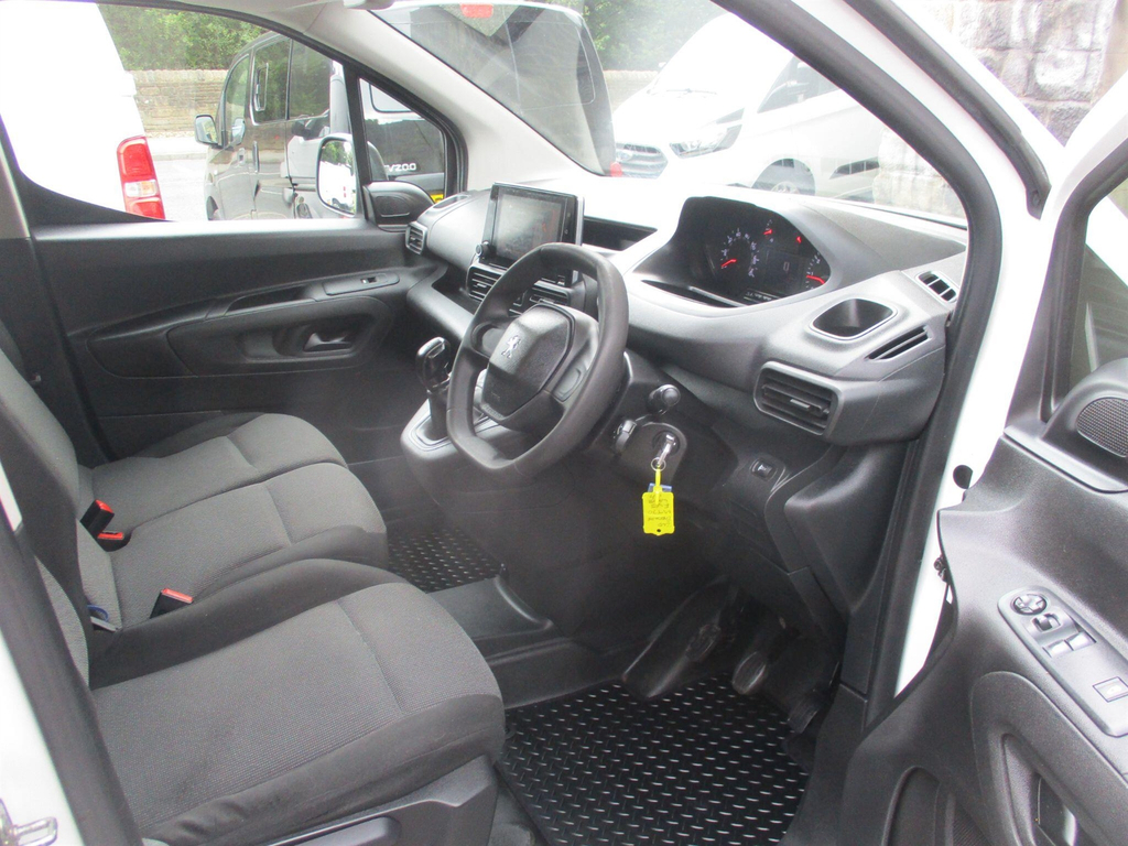 Peugeot Partner 1000 1.2 Puretech 110 Professional Van White #12